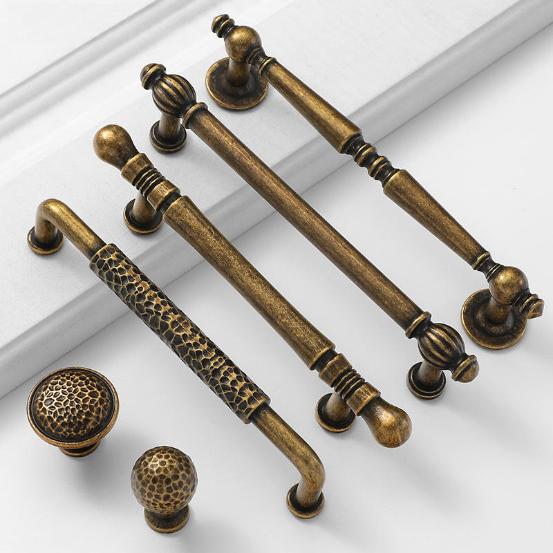 Unique Furniture Hardware - Poignée de meuble vintage en cuivre