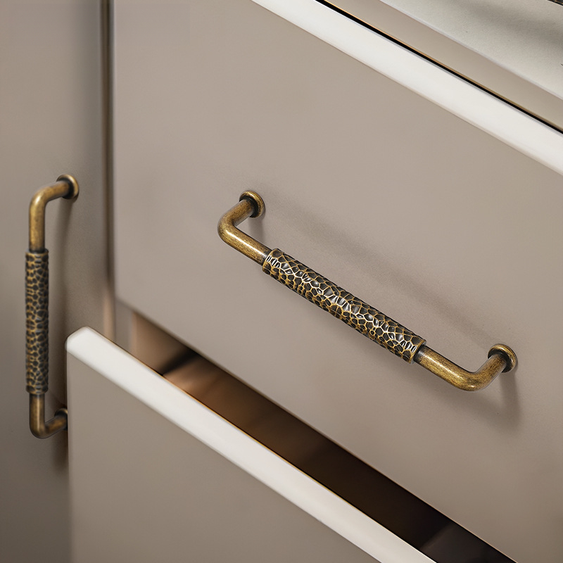 Poignée de meuble vintage en c - Unique Furniture Hardware avis et prix